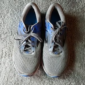 Brooks men's GTS 18 Running shoes